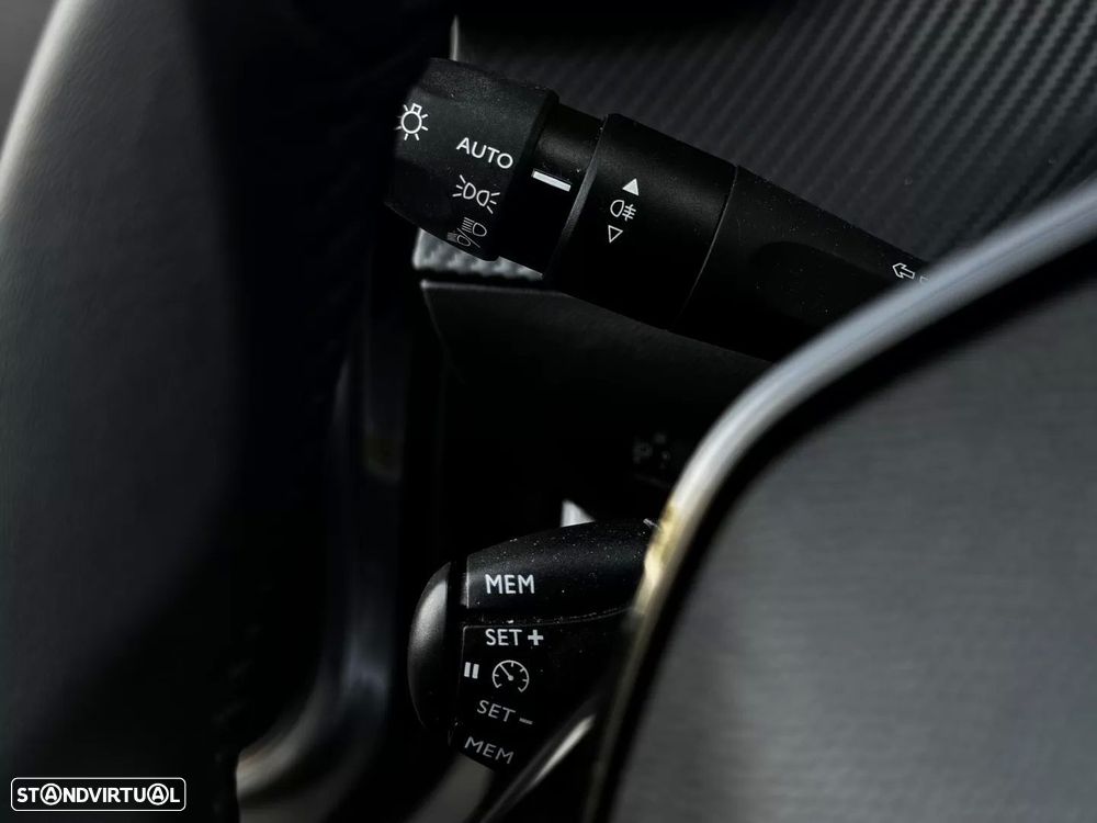 Peugeot 2008 1.2 PureTech Active Pack - 29