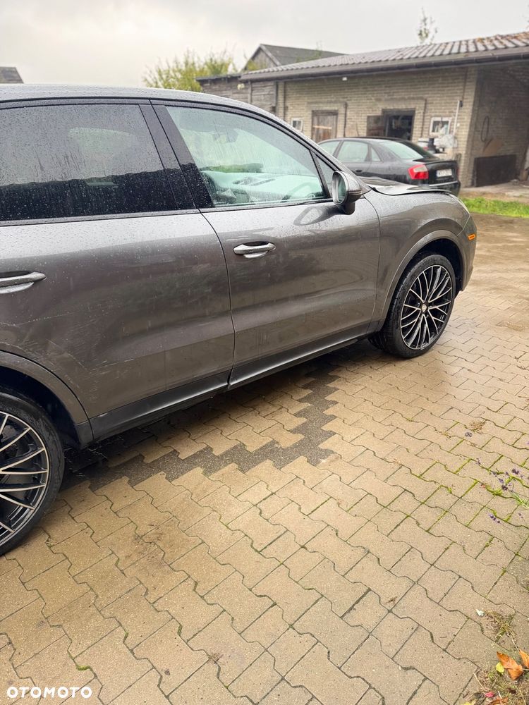 Porsche Cayenne - 9