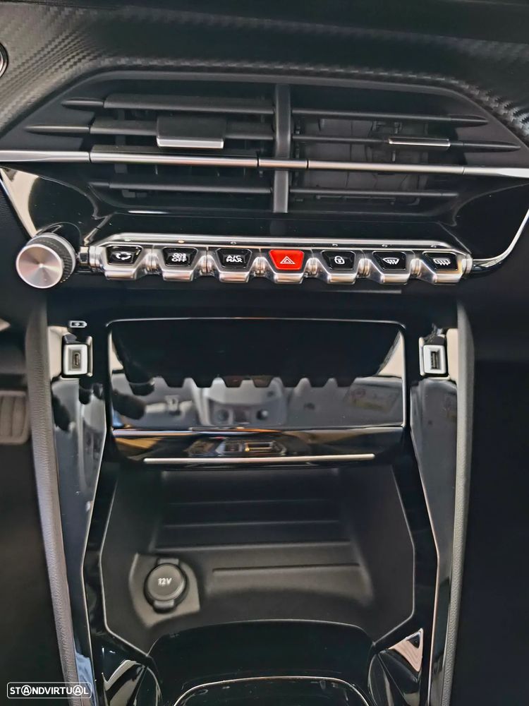 Peugeot e-208 Allure - 21