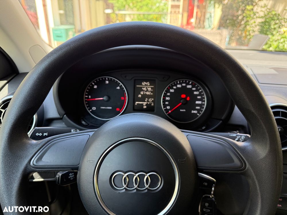 Audi A1 1.6 TDI Attraction - 12