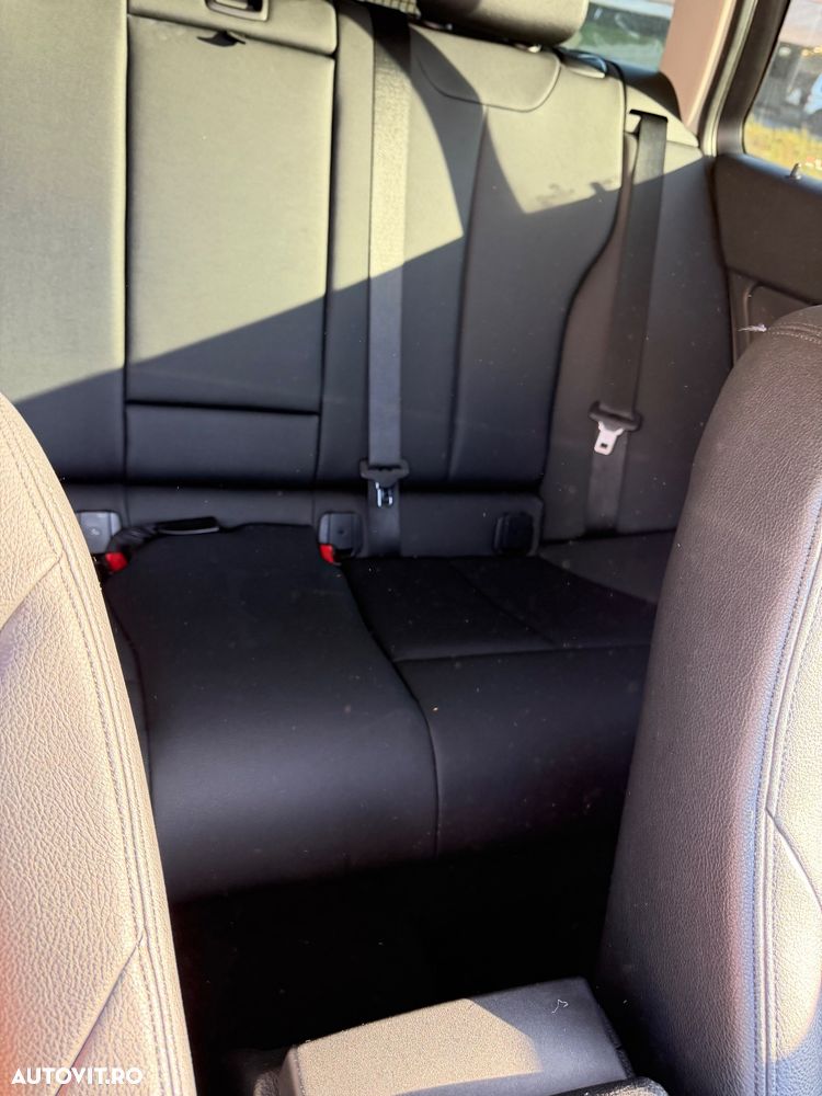 BMW Seria 3 318d Touring - 8