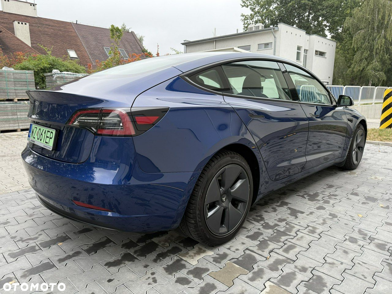 Tesla Model 3 - 8