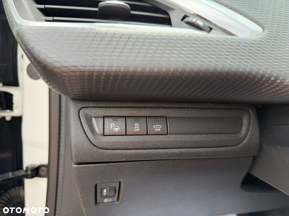 Peugeot 2008 PureTech 110 Stop&Start Crossway - 17