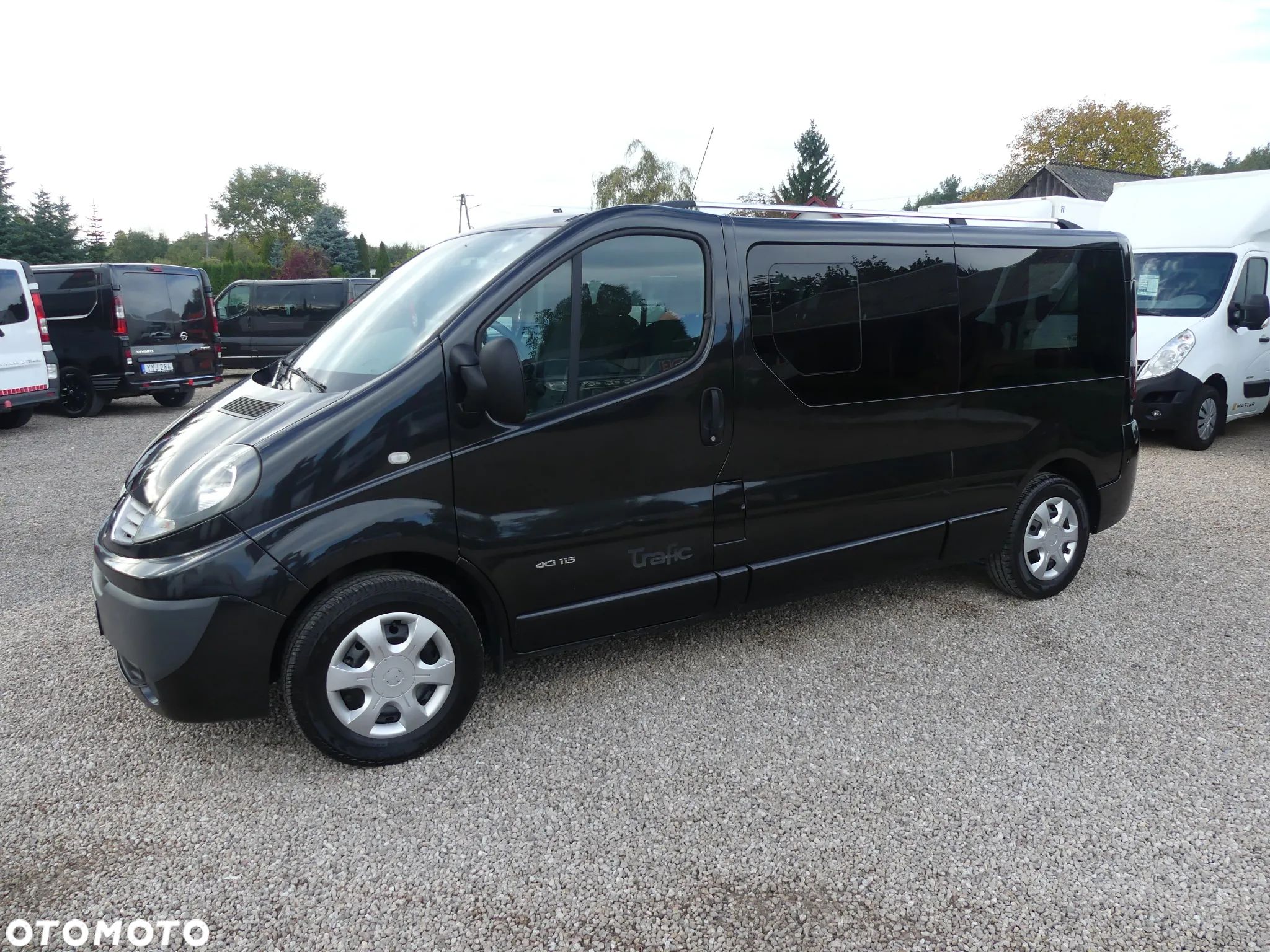 Renault Trafic 2.0 dCi 115 FAP Grand Passenger Black Edition - 1