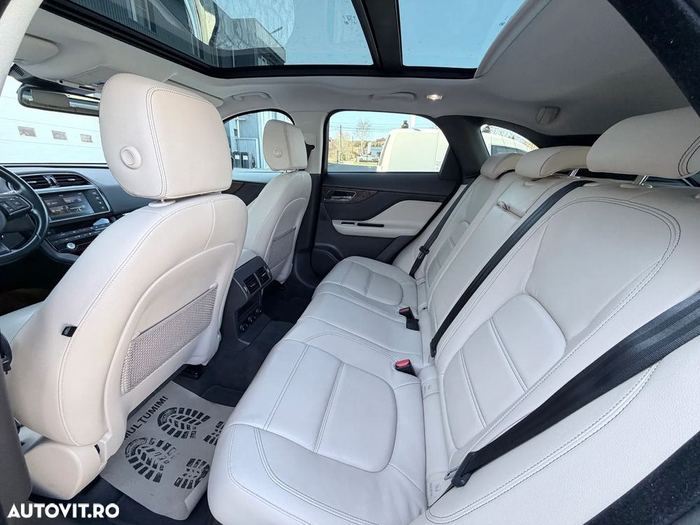 Jaguar F-Pace 30d AWD Prestige - 11