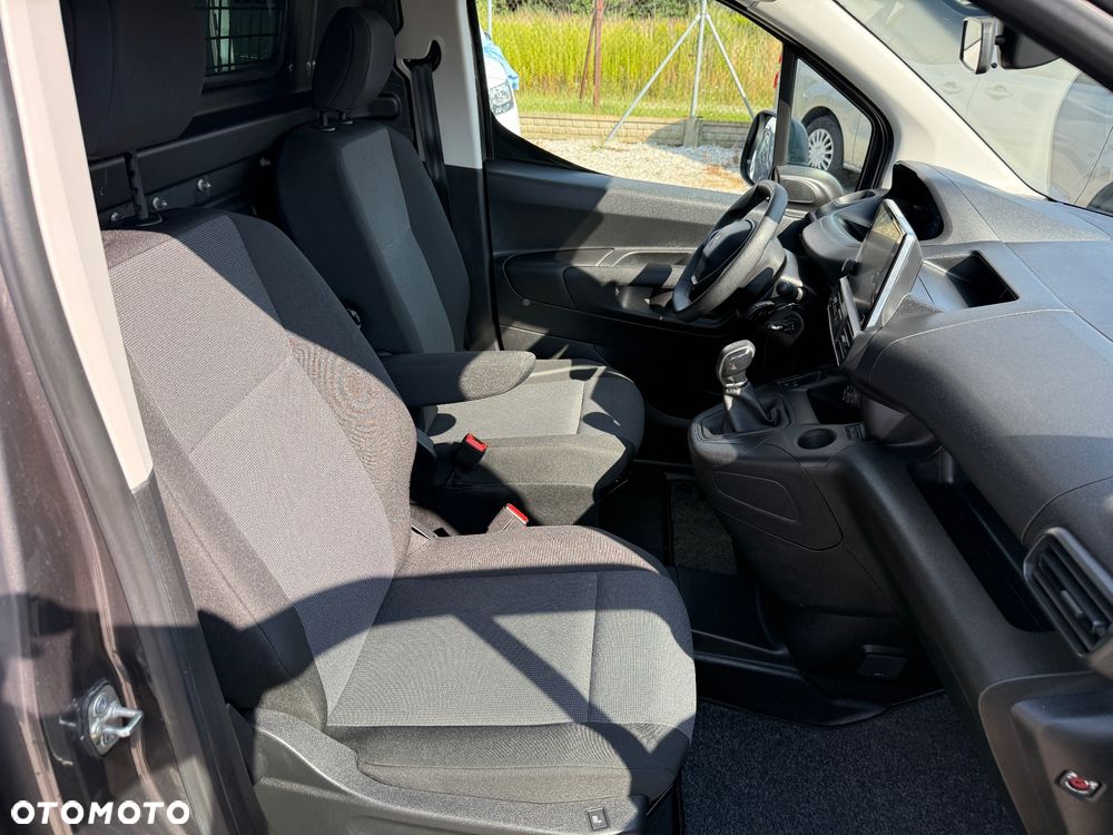 Peugeot PARTNER/Klima/PDC przód i tył/Nawigacja/Tempomat/Sensor świateł/Regał/ 230V gniazdko/import niemcy - 15
