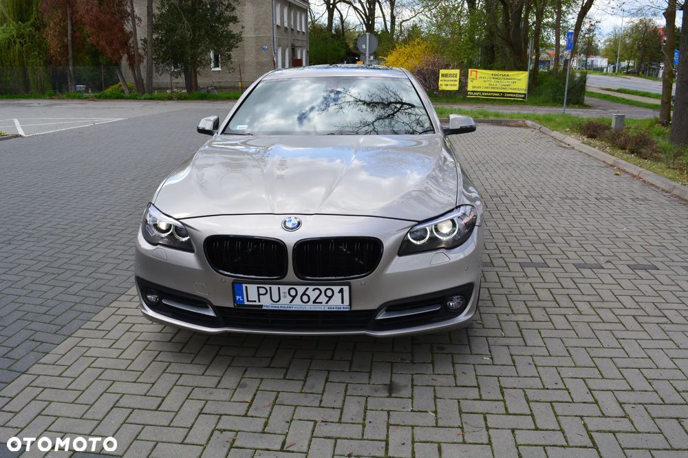 BMW Seria 5 528i xDrive Luxury Line - 7