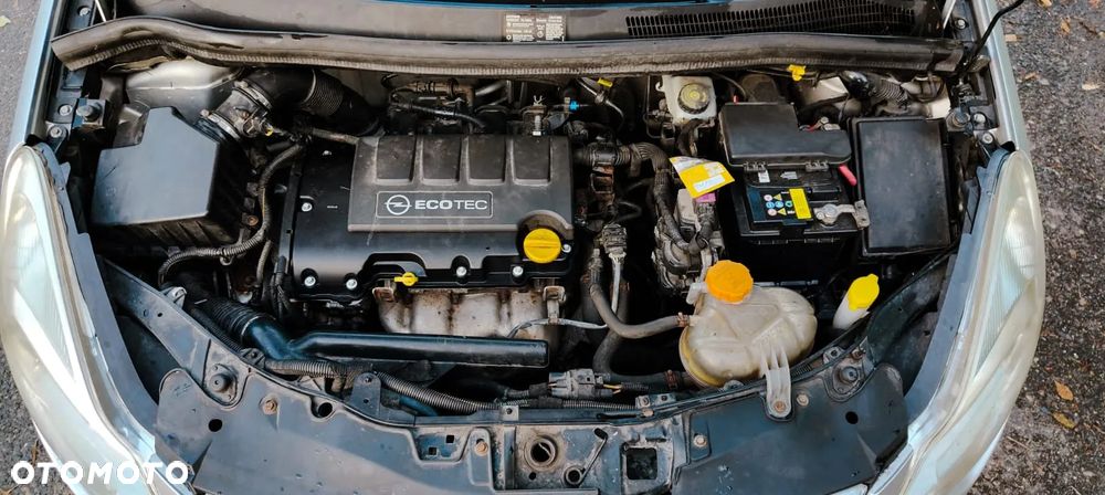 Opel Corsa 1.2 16V Essentia - 8