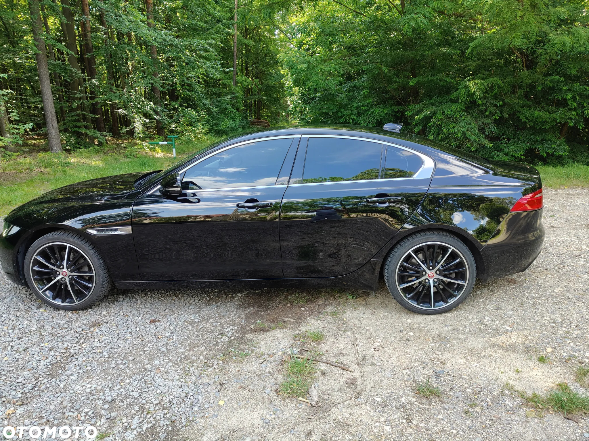 Jaguar XE 2.0 D AWD Portfolio - 34