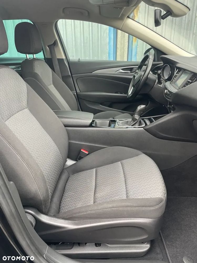 Opel Insignia - 25