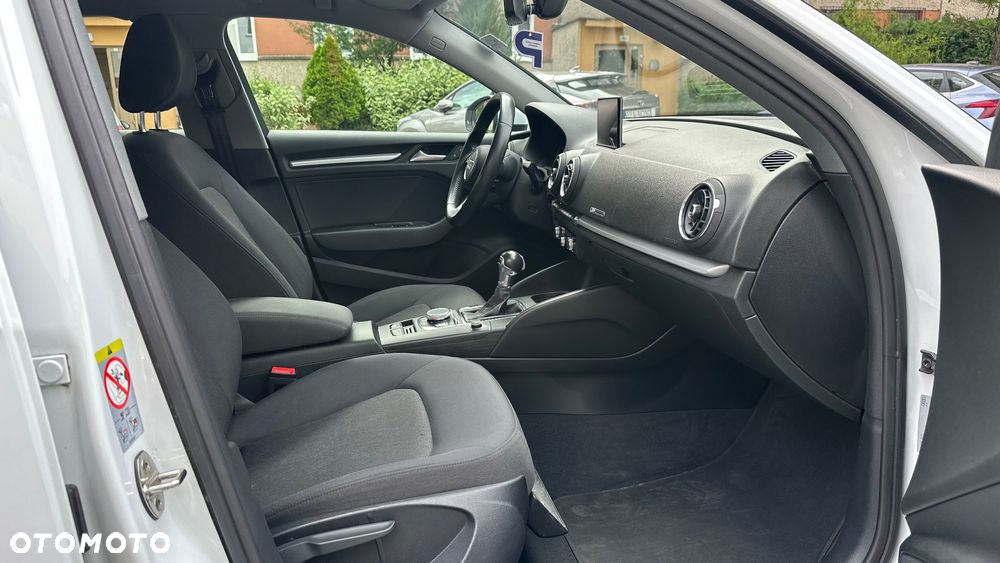 Audi A3 Sportback 1.5 TFSI S tronic - 12