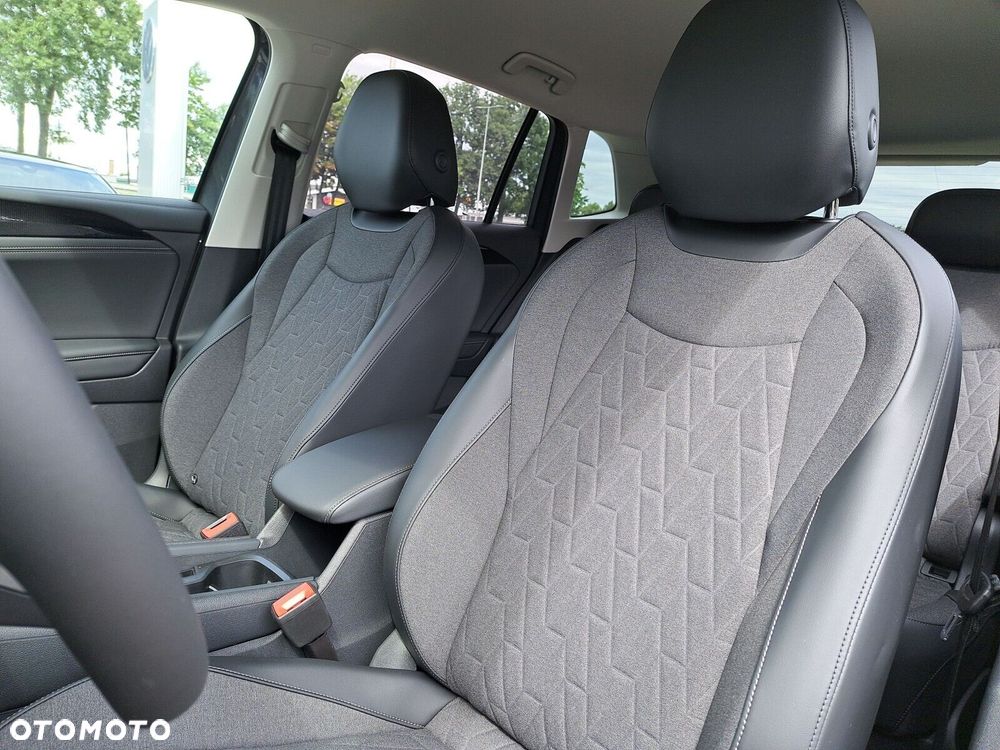 Volkswagen Tiguan - 12
