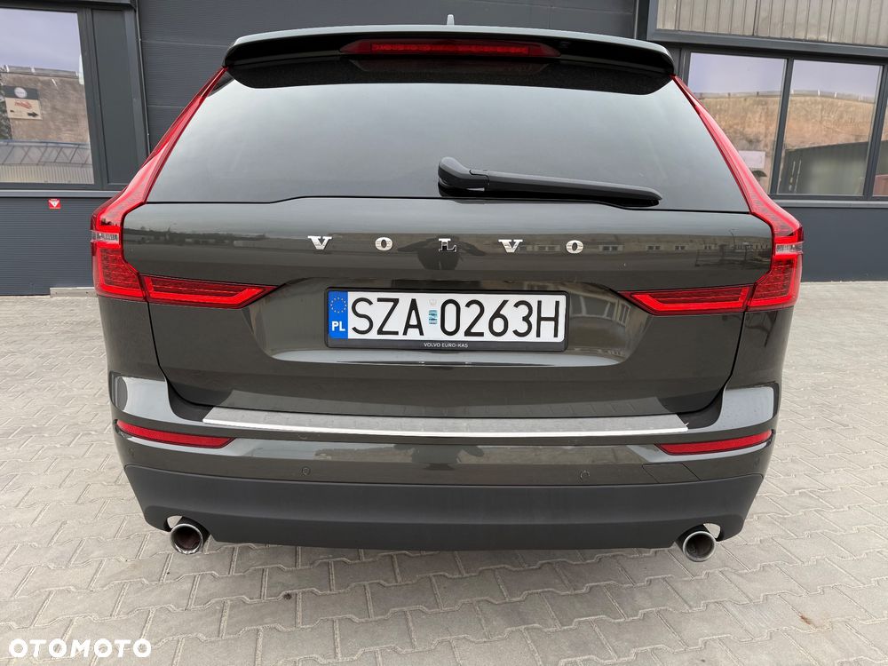 Volvo XC 60 B4 B Geartronic Momentum Pro - 4