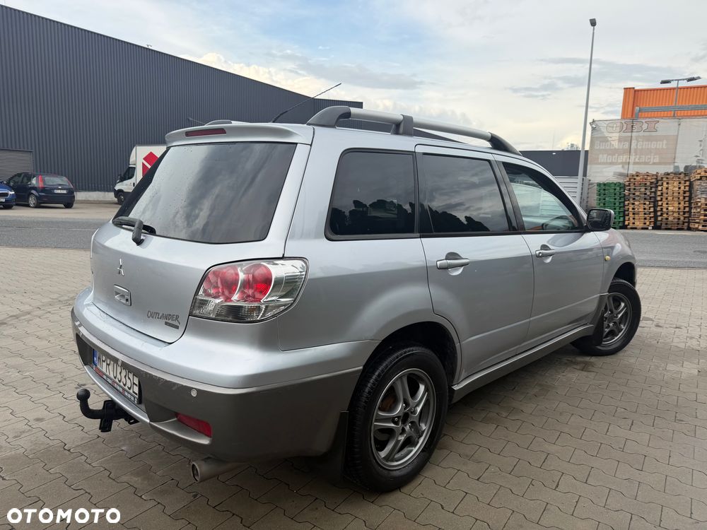 Mitsubishi Outlander - 3