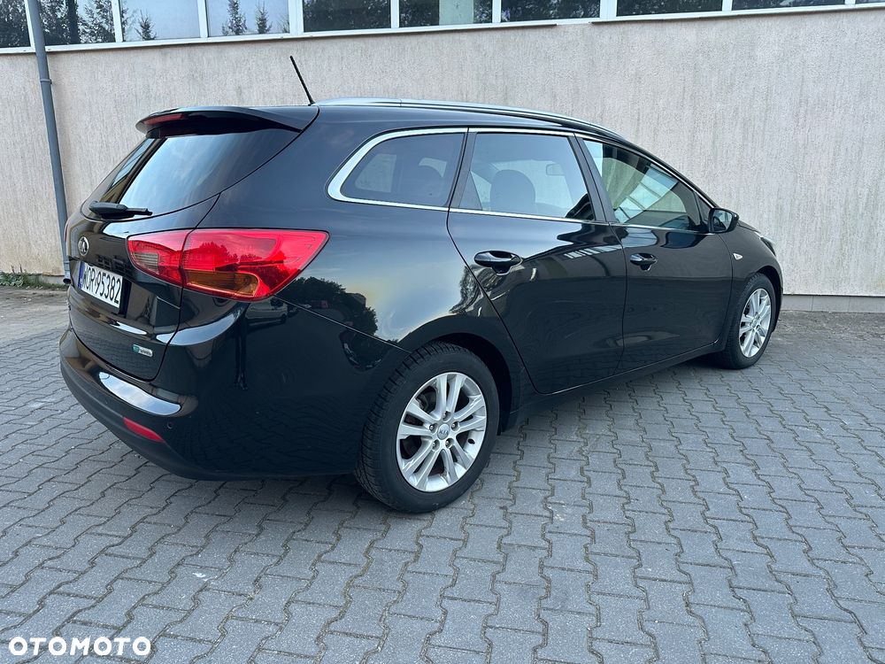 Kia Ceed 1.6 CRDi 128 ISG Dream Team Edition - 10