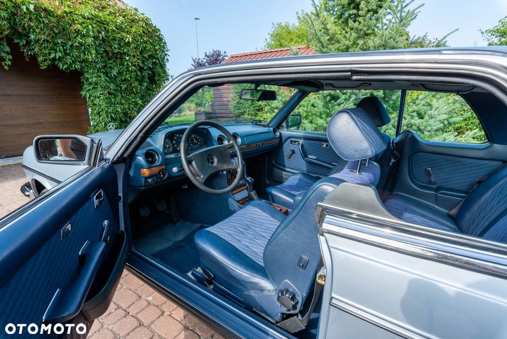 Mercedes-Benz W123 - 10