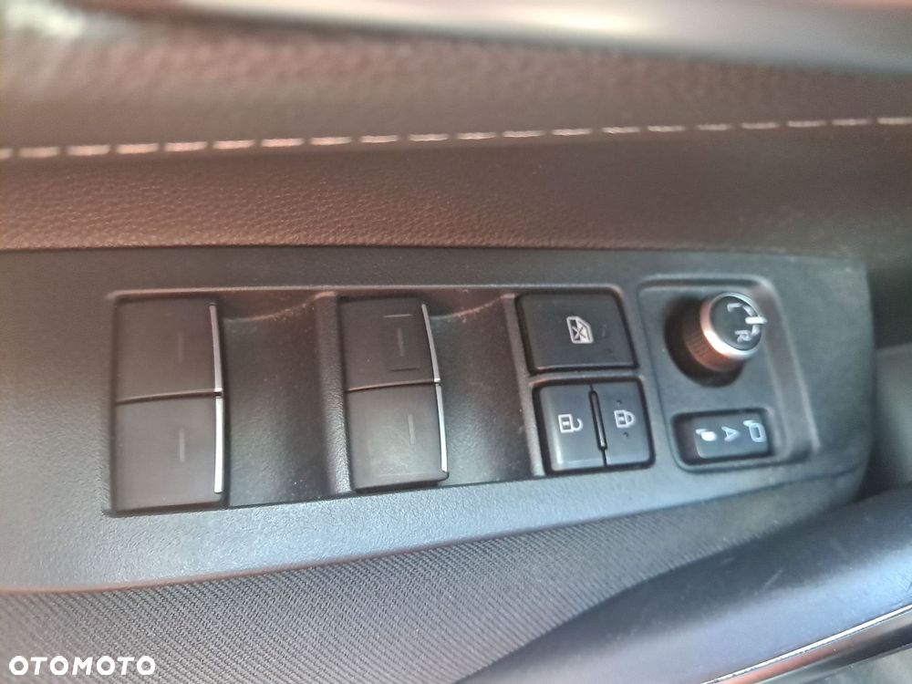 Toyota Corolla 2.0 Hybrid Comfort - 11