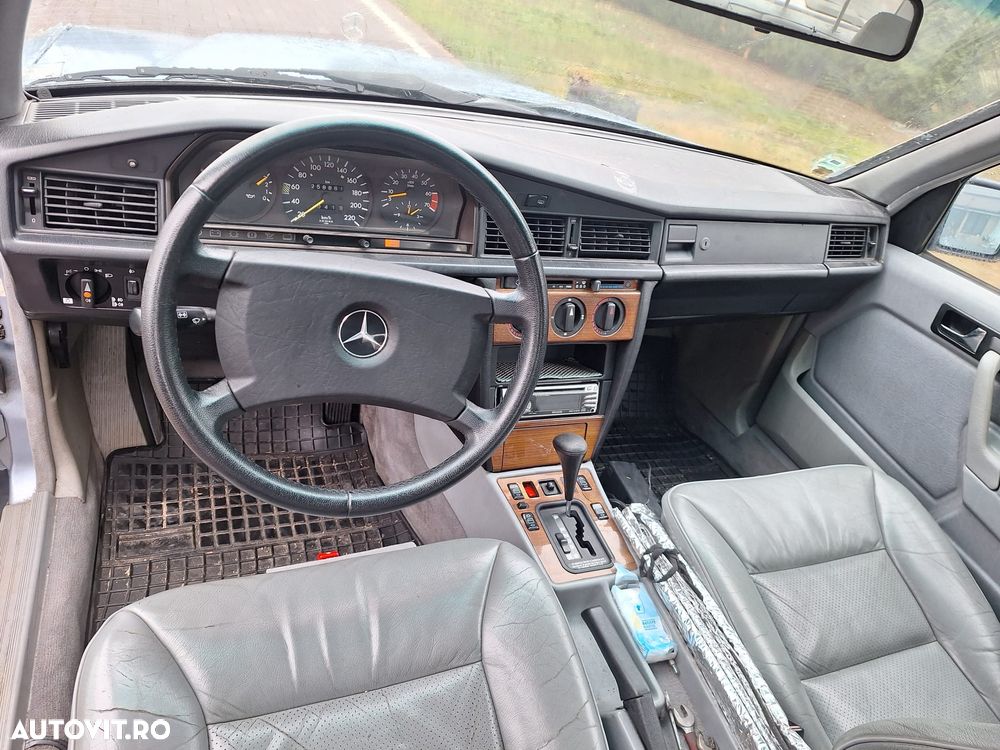 Mercedes-Benz 190 - 16