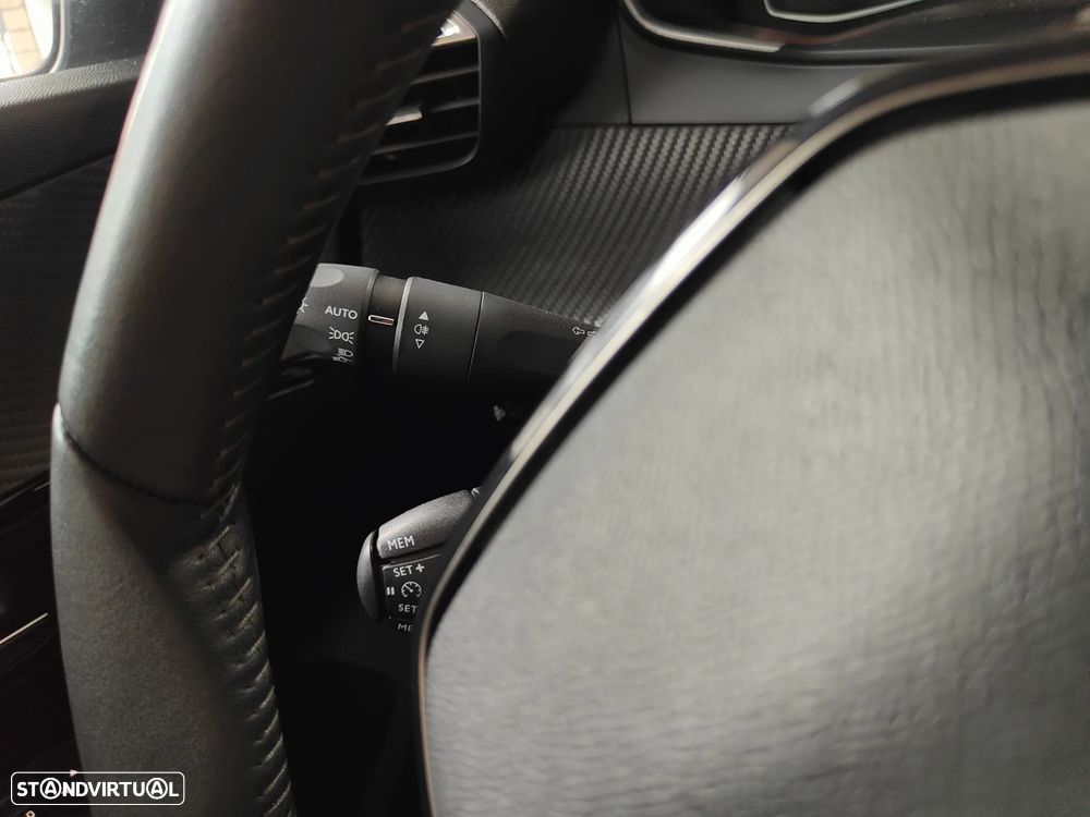 Peugeot 208 1.2 PureTech Allure Pack - 45