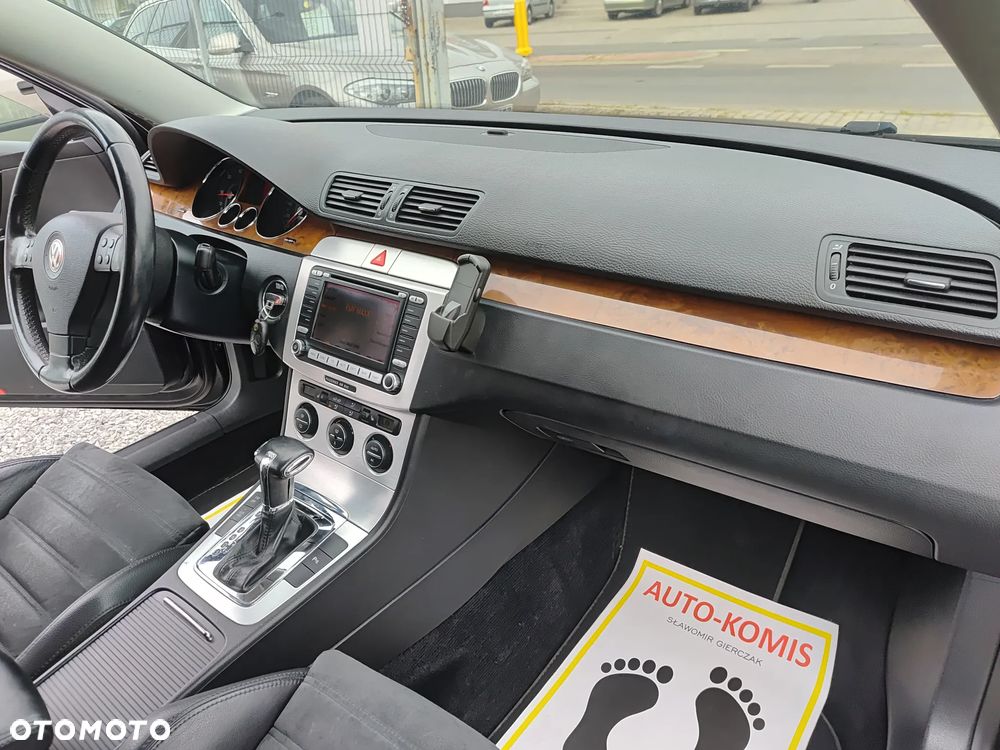 Volkswagen Passat 2.0 TDI DPF DSG Highline - 25