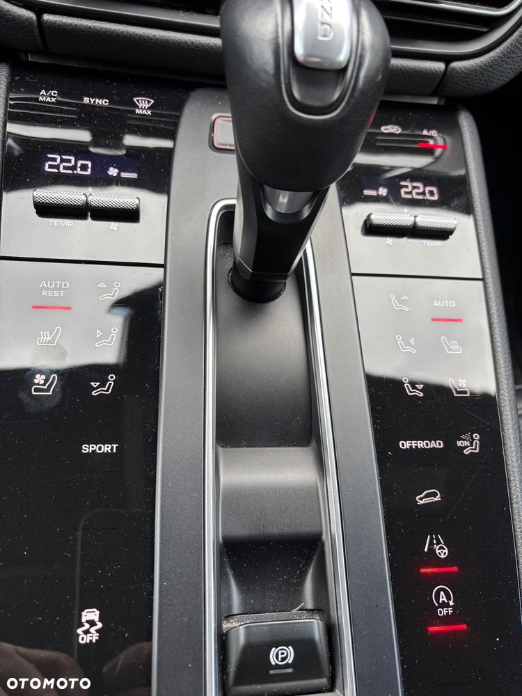 Porsche Macan Standard - 18