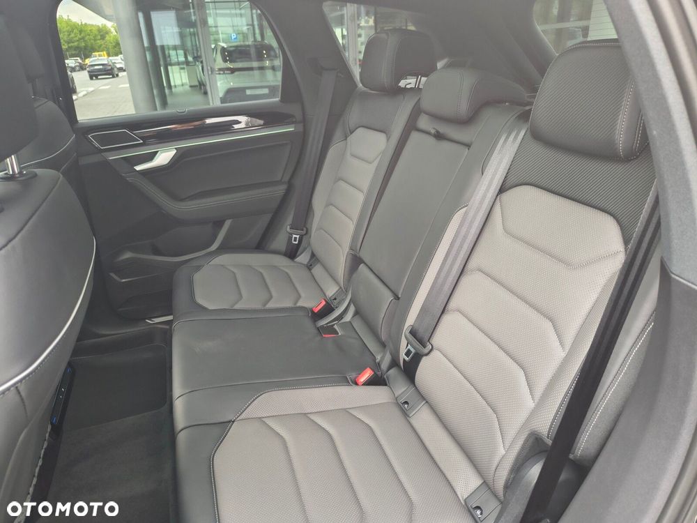 Volkswagen Touareg - 34