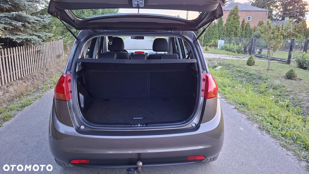 Kia Venga 1.6 L - 10