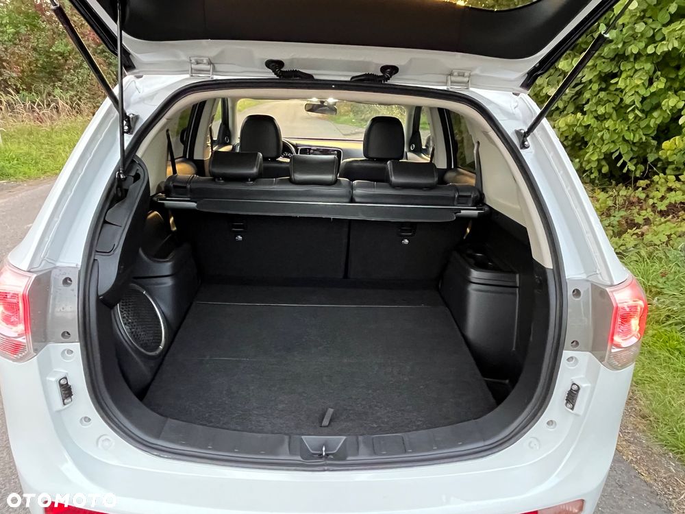 Mitsubishi Outlander PHEV Instyle NAVI - 18