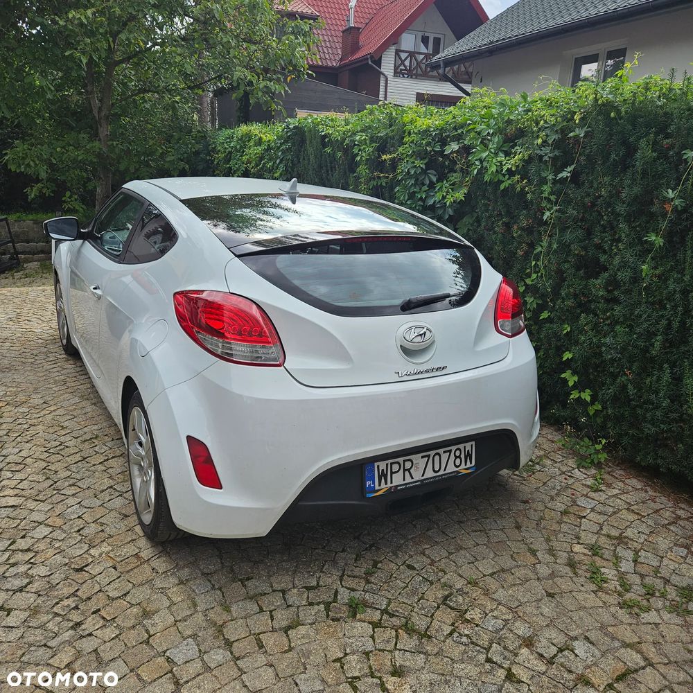 Hyundai Veloster 1.6 GDI Comfort - 2