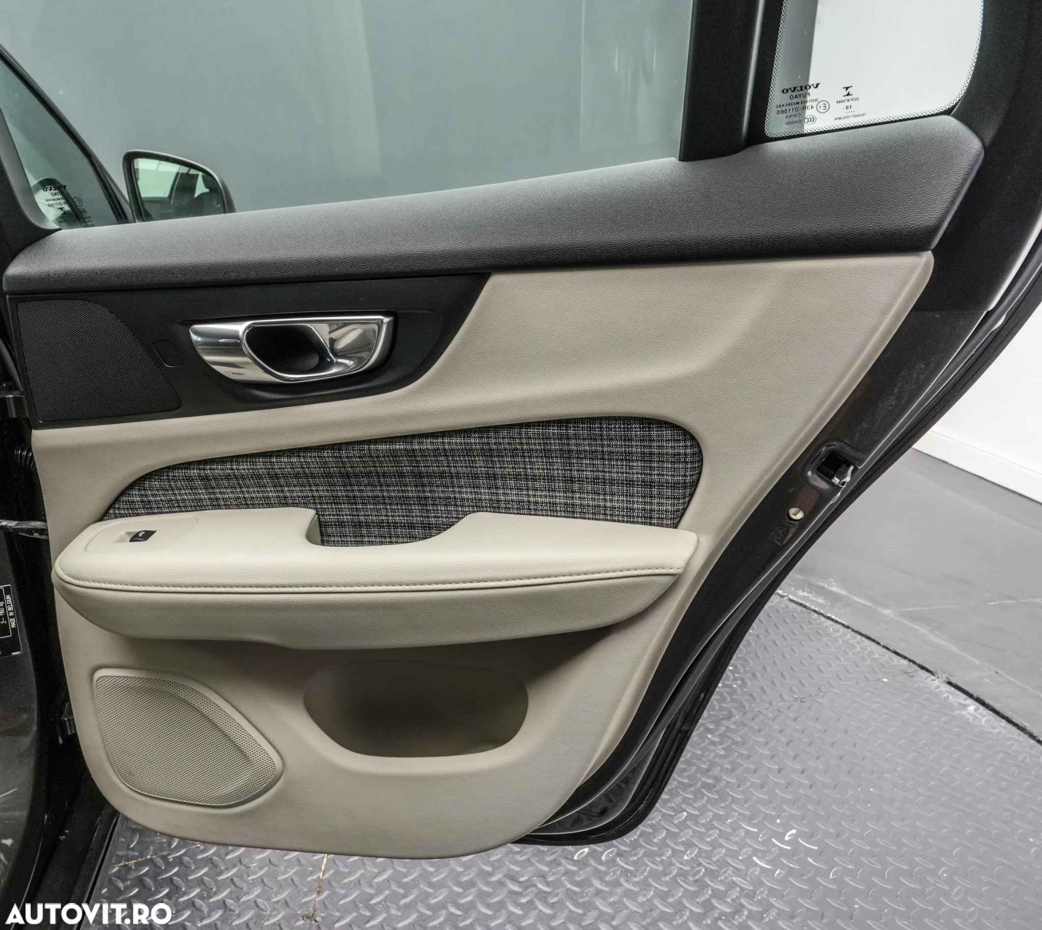 Volvo V60 D3 Momentum Pro - 26