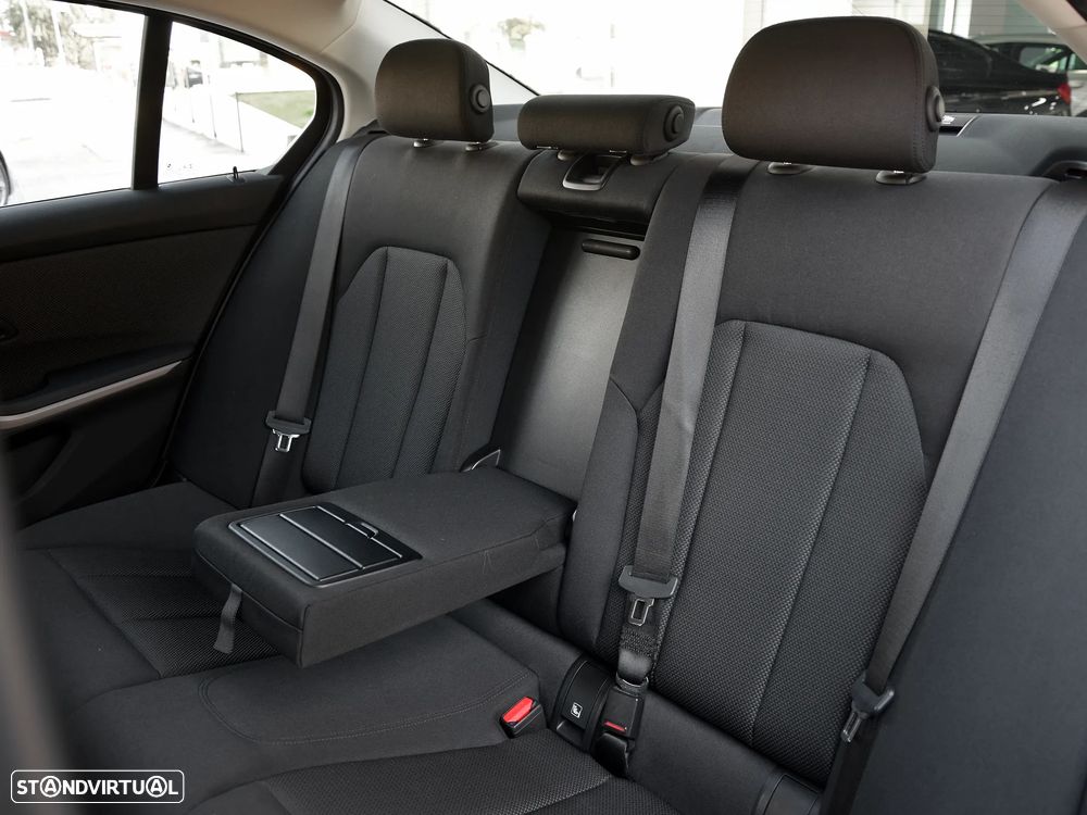 BMW 330 e Corporate Edition Auto - 8