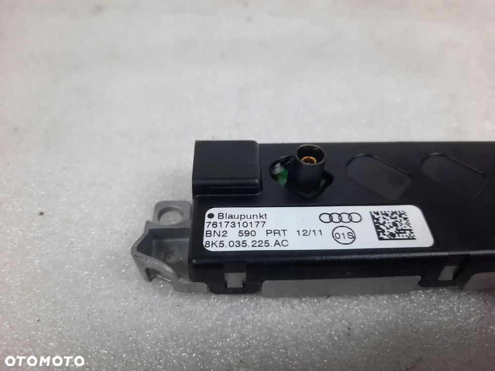 WZMACNIACZ ANTENOWY AUDI A4 B8 A5 8K5035225AC - 2