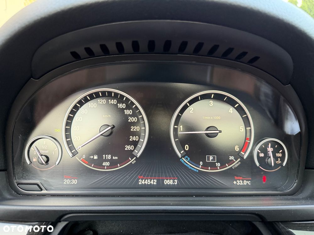 BMW Seria 5 520d Luxury Line - 31