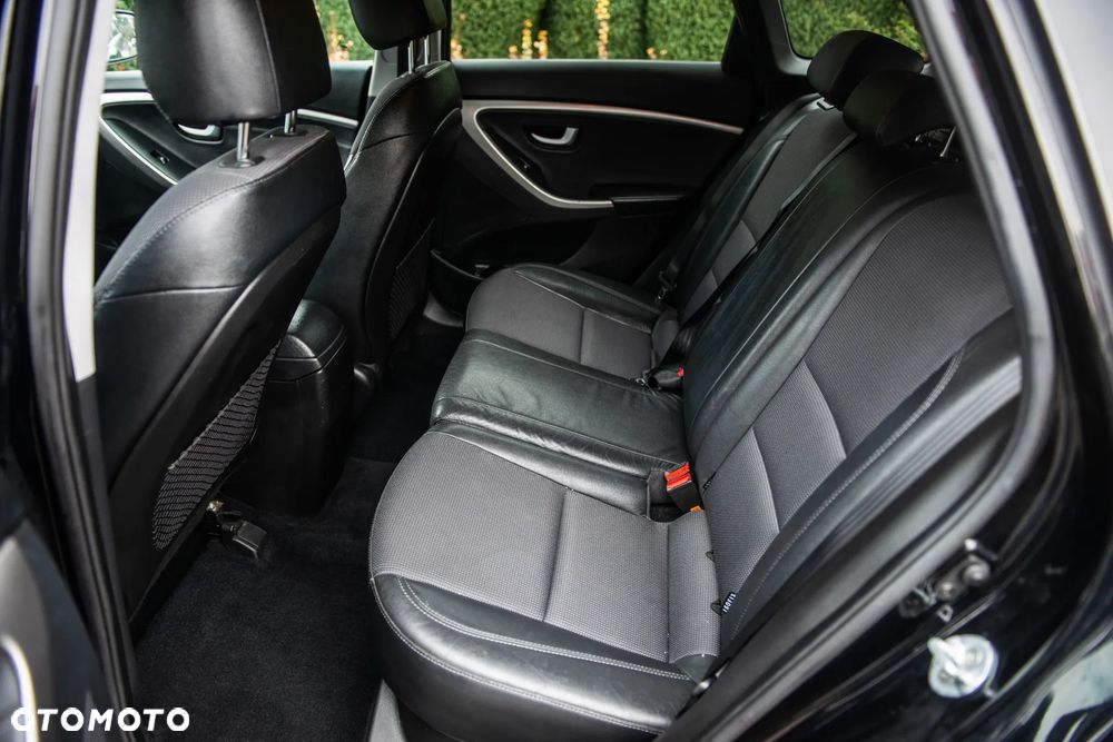 Hyundai i30 blue Kombi 1.6 GDi Passion - 22