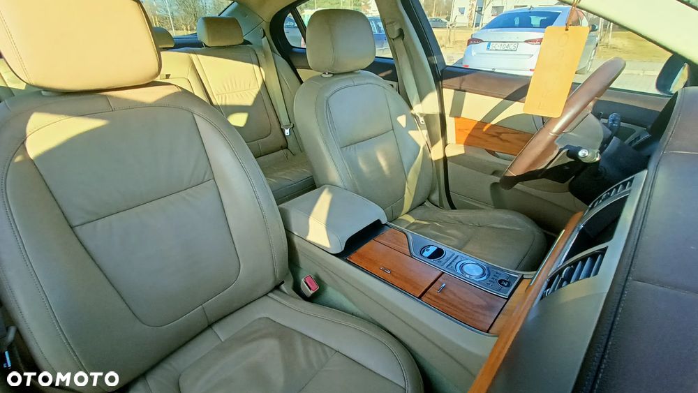 Jaguar XF 2.7 V6 D Luxury - 8