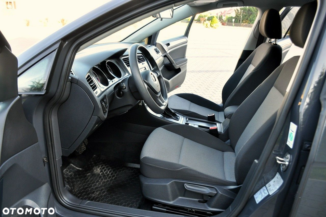 Volkswagen Golf - 21
