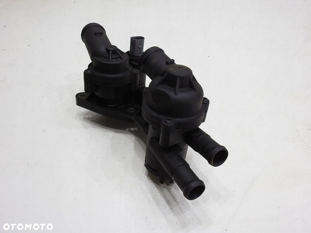 OBUDOWA TERMOSTATU VW TOURAN 1.4 TSI - 3