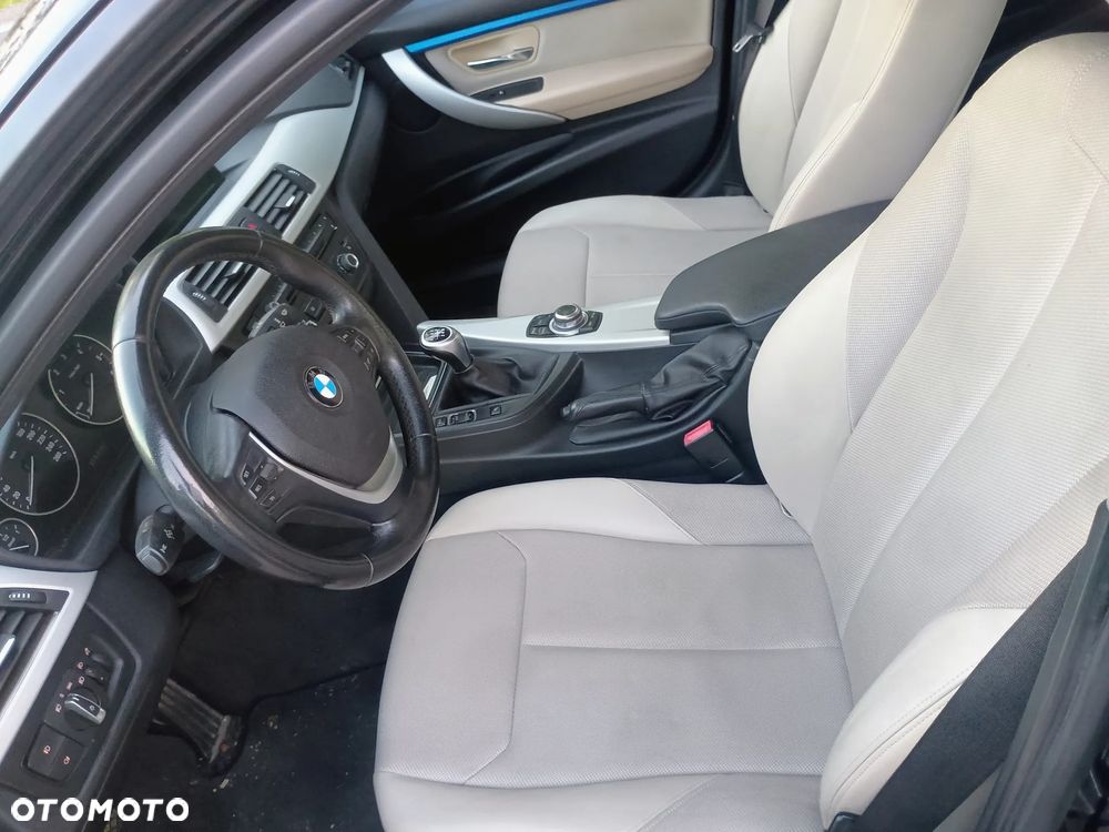 BMW Seria 3 320d Luxury Line - 10