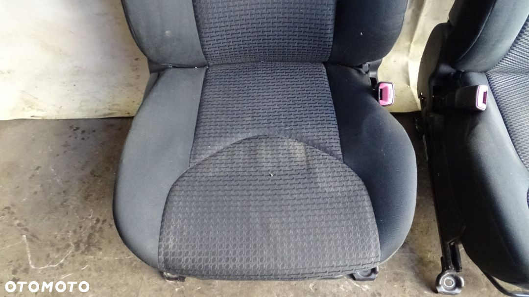 FOTELE KOMPLET TOYOTA RAV4 III 2.2D-CAT - 13