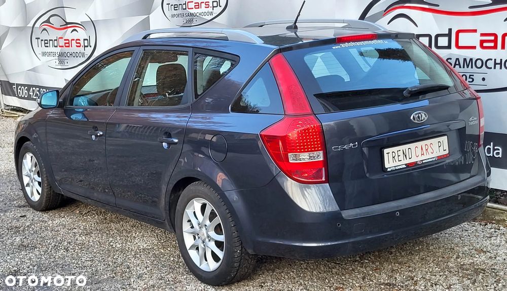 Kia Ceed 1.6 CVVT Dream-Team Edition - 13