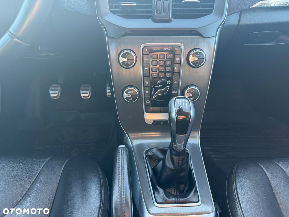 Volvo V40 D2 Momentum - 17