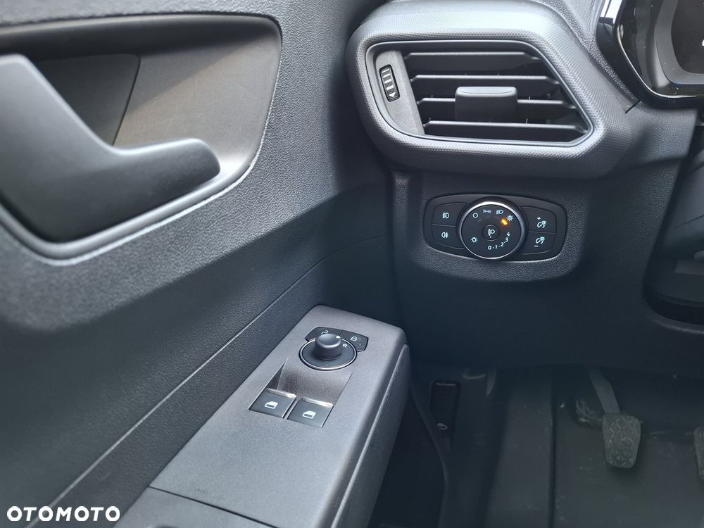 Ford Transit Courier - 14