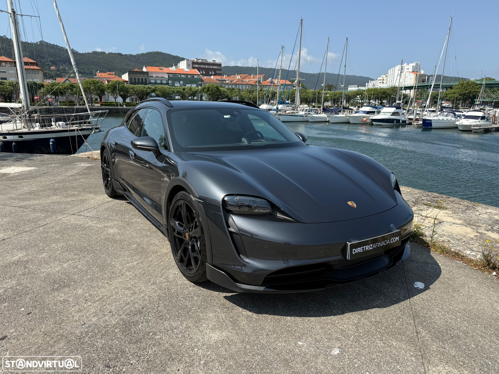 Porsche Taycan Cross Turismo 4 - 30