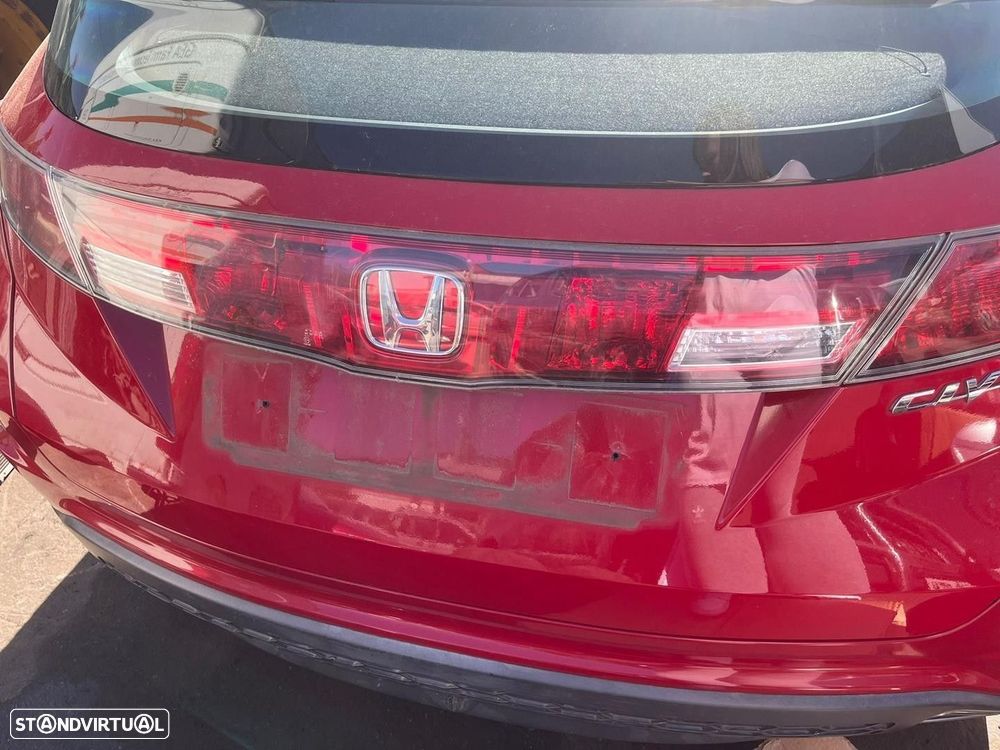 FAROLIM TRASEIRO CENTRAL HONDA CIVIC VIII HATCHBACK 2006 - 1