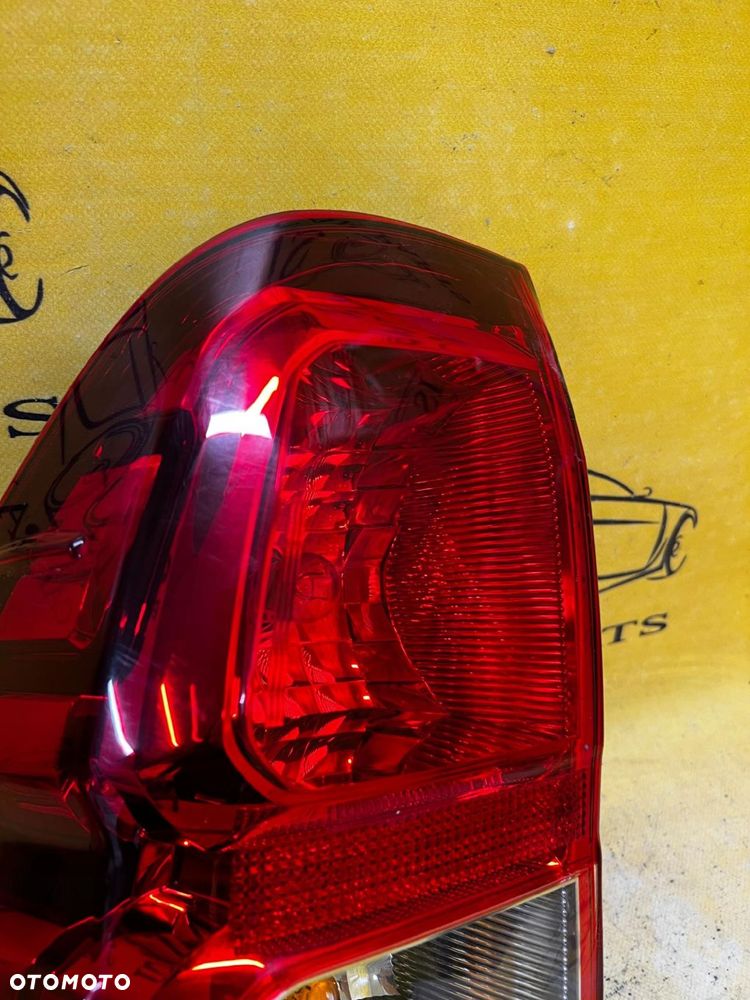 LAMPA TYŁ TYLNA LEWY LEWA TOYOTA HILUX VIII 8 - 4
