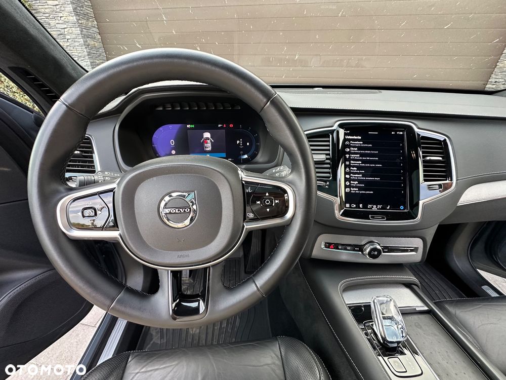 Volvo XC 90 B5 D AWD Ultimate Dark - 19