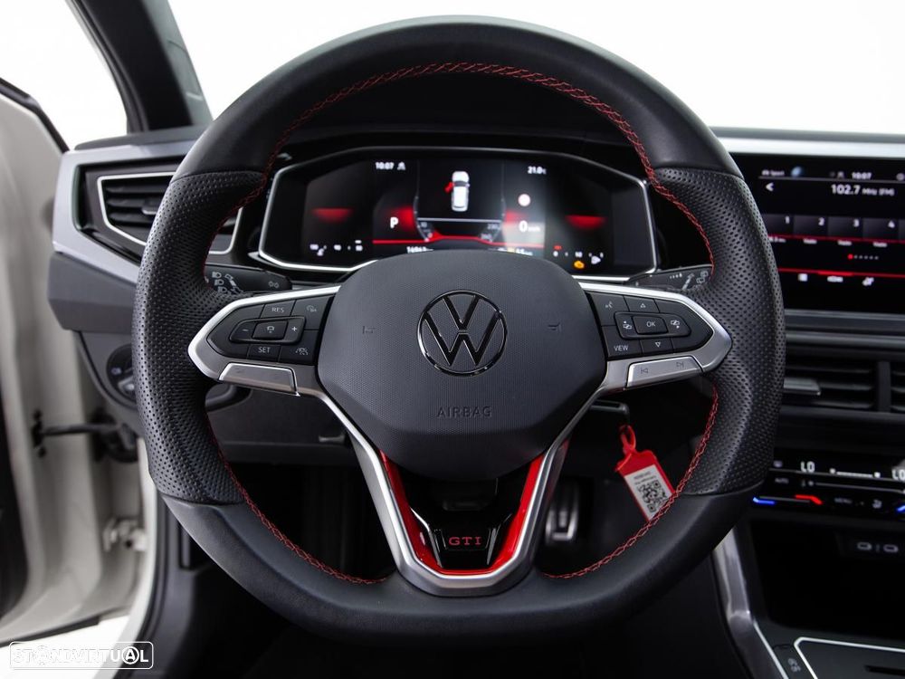 VW Polo 2.0 TSI GTI DSG - 18