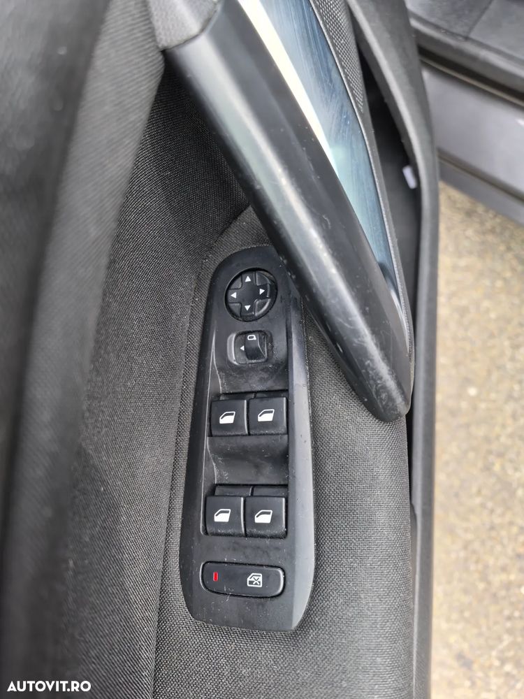 Peugeot 308 1.2 L PureTech Turbo Allure - 14