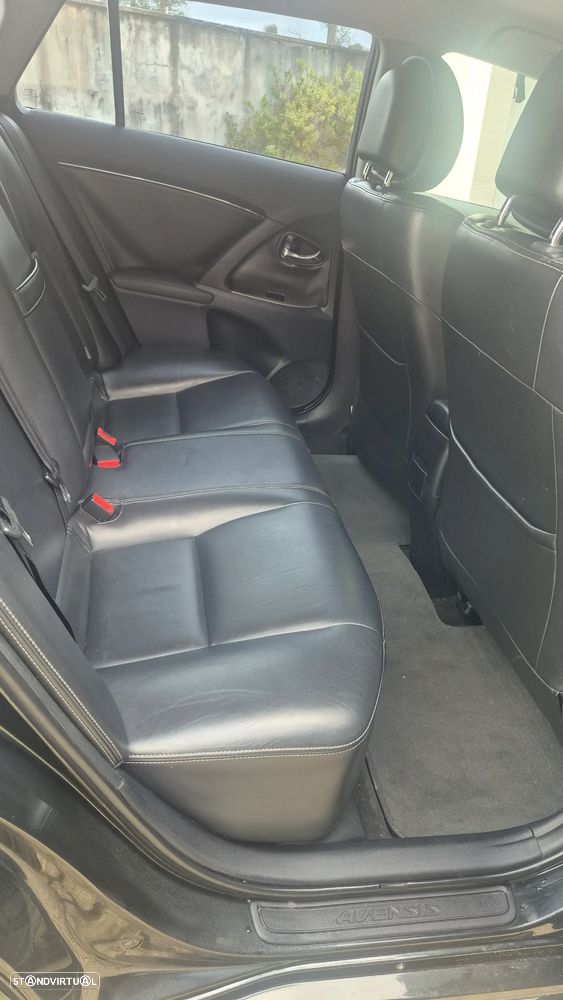 Toyota Avensis SW 2.0 D-4D Exclusive +Pele+GPS - 8