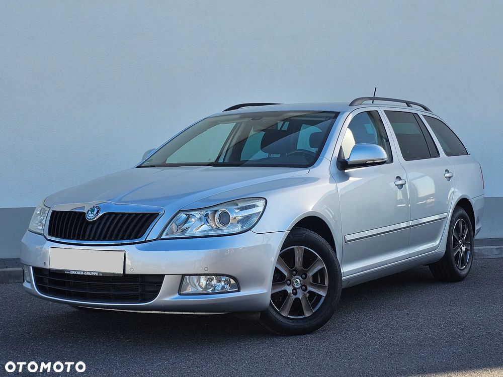 Skoda Octavia 2011 photo 2